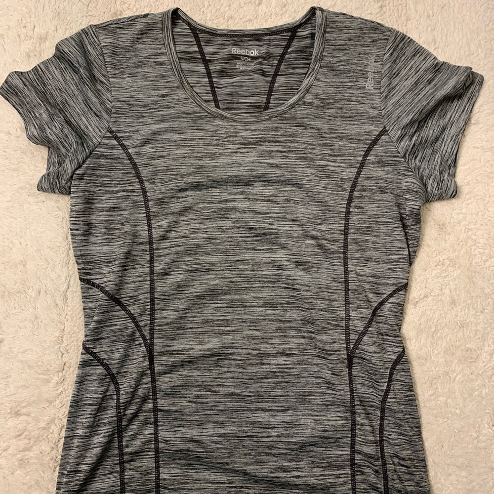 Reebok grey shirt size S